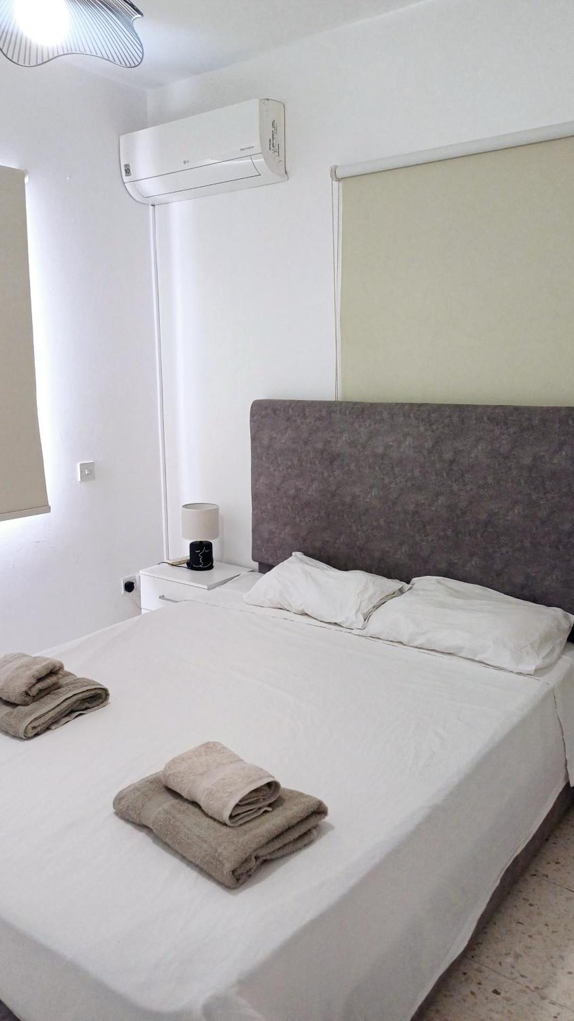 Modern 2bd Near Mall- Internet 1gbps Appartement Paphos