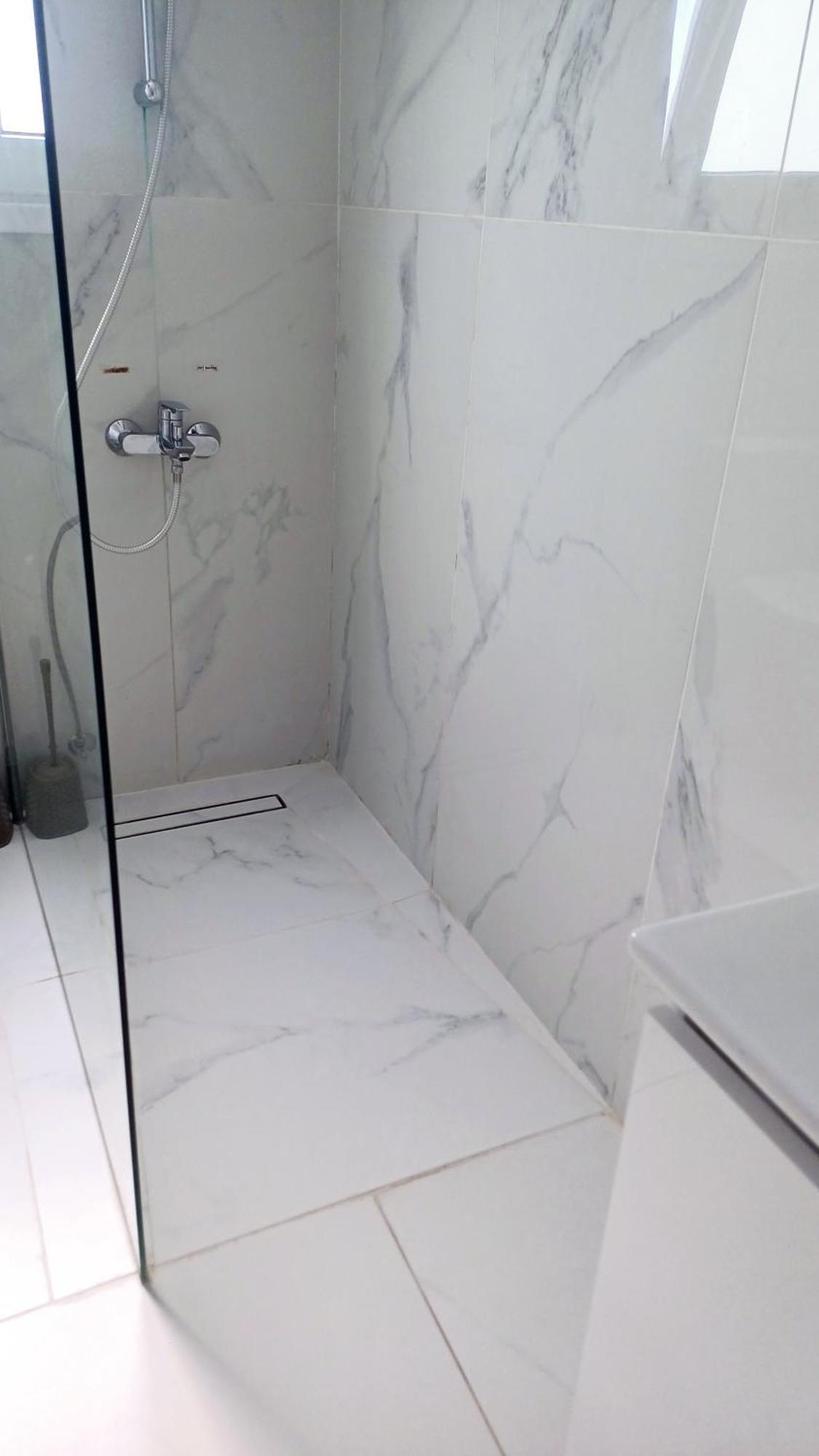 Modern 2bd Near Mall- Internet 1gbps