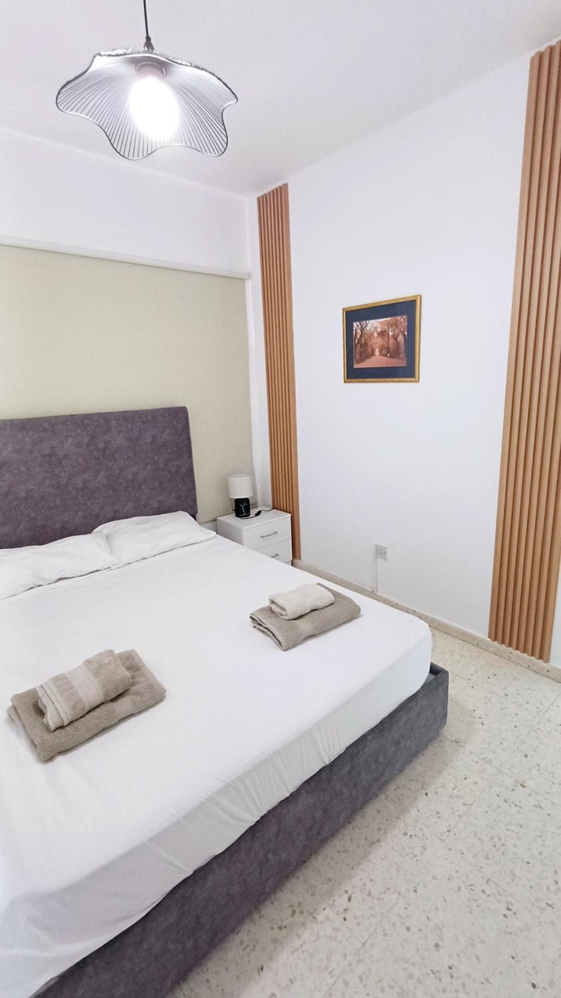 Modern 2bd Near Mall- Internet 1gbps Appartement